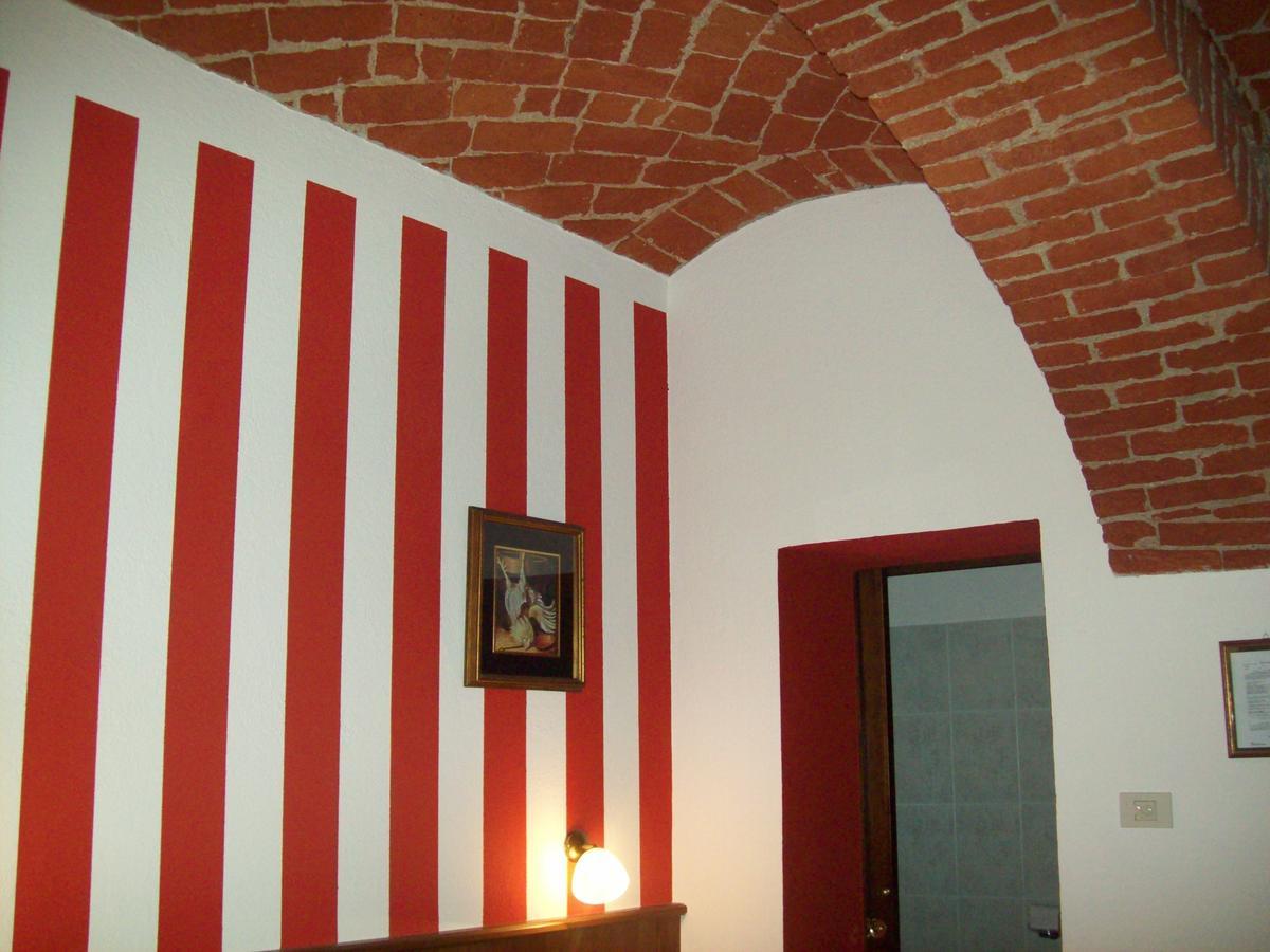 Hotel Excalibur Revello Zewnętrze zdjęcie