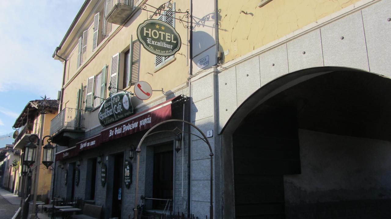 Hotel Excalibur Revello Zewnętrze zdjęcie