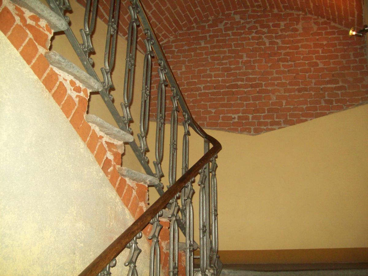 Hotel Excalibur Revello Zewnętrze zdjęcie