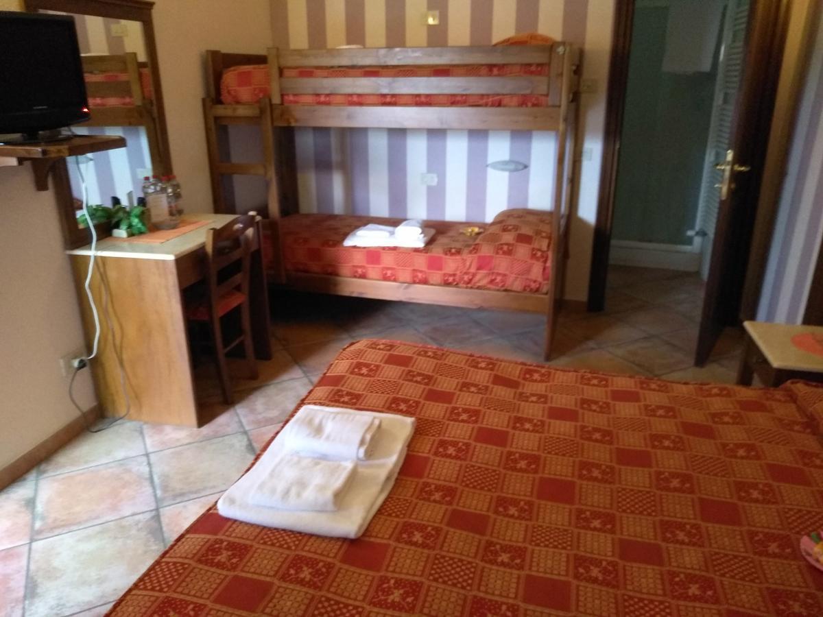 Hotel Excalibur Revello Zewnętrze zdjęcie