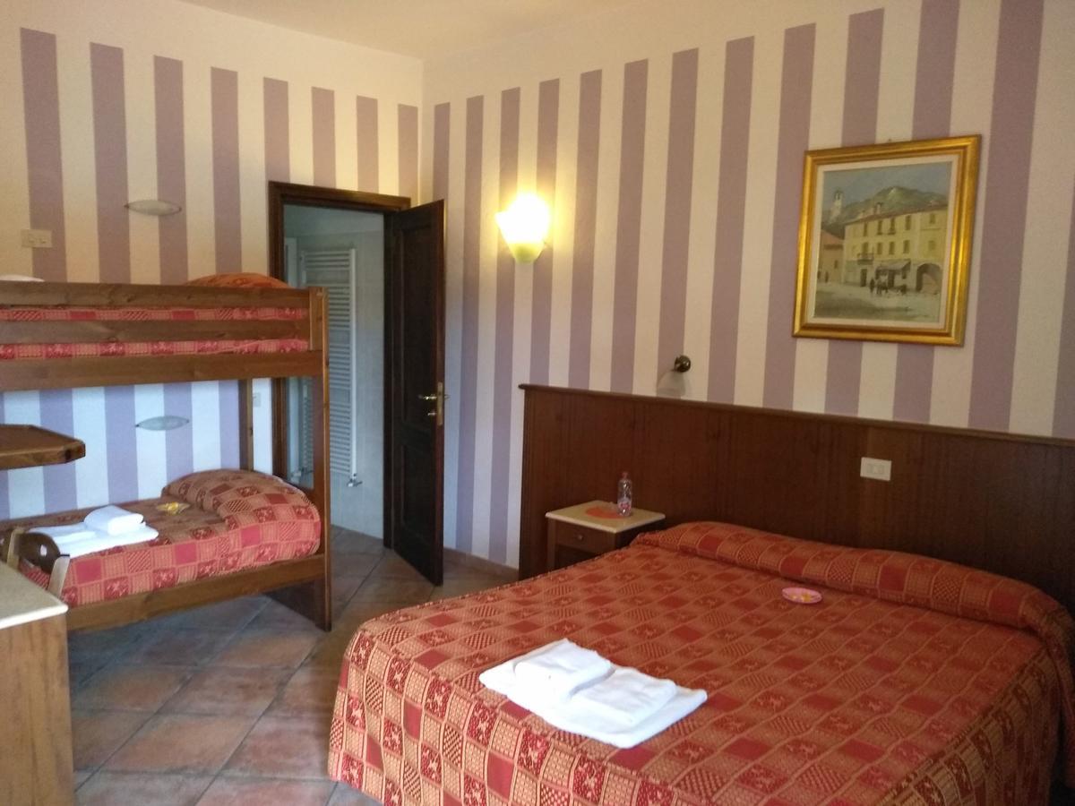 Hotel Excalibur Revello Zewnętrze zdjęcie